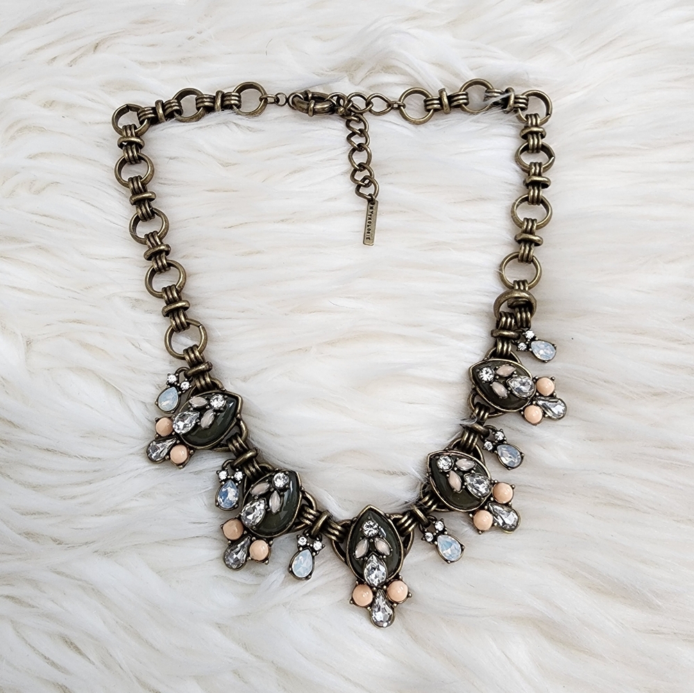 Beautiful Necklace by Mythologie